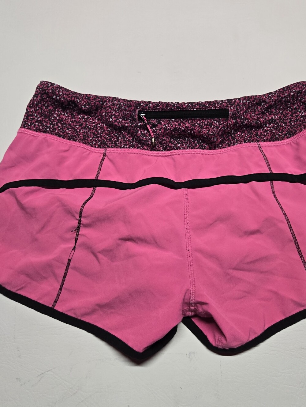 Lululemon Run: Size 4 Speed Short *4-way Stretch Raspberry Glo Light EUC